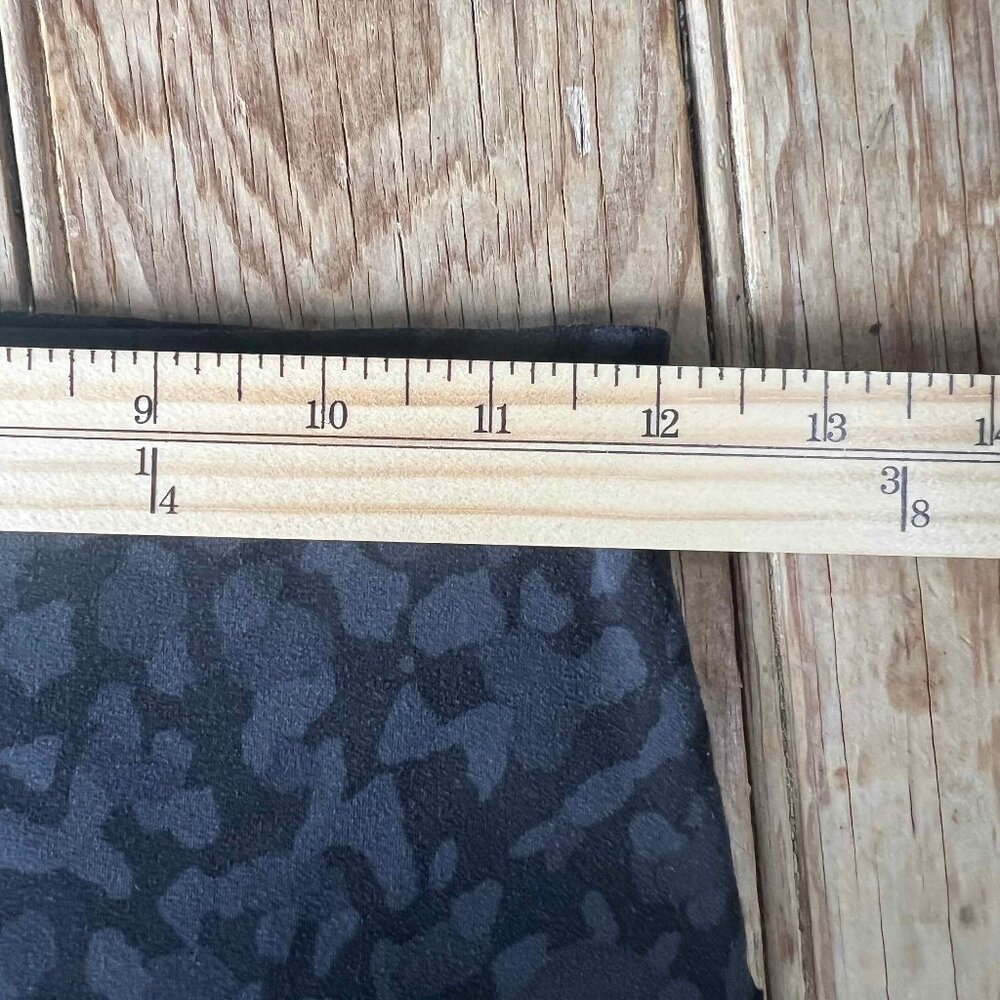 Lululemon Black Gray High-Rise 25" Camo Leggings Women's Size 2 - Picture 10 of 10